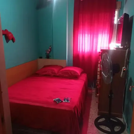 Homestay Estupenda Cama Grande, Recinto Ferial Malaga