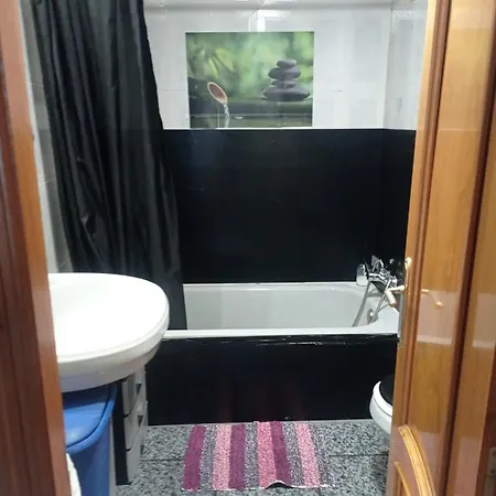 Estupenda Cama Grande, Recinto Ferial